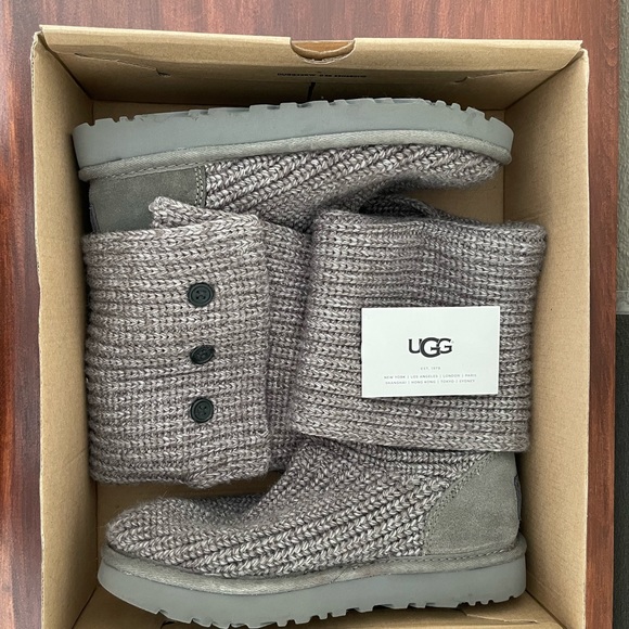 UGGS Size 7 🎁FREE GIFTS - Picture 14 of 14